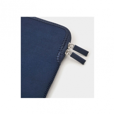 Preview: TRUNK Neopren Sleeve für MacBook Air 13" (M2/M3/M4), dunkelblau